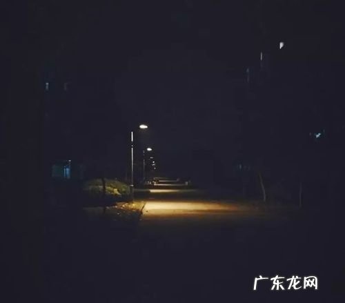 夜晚孤独的句子说说心情短语 【抖音文案】夜晚很孤独的说说
