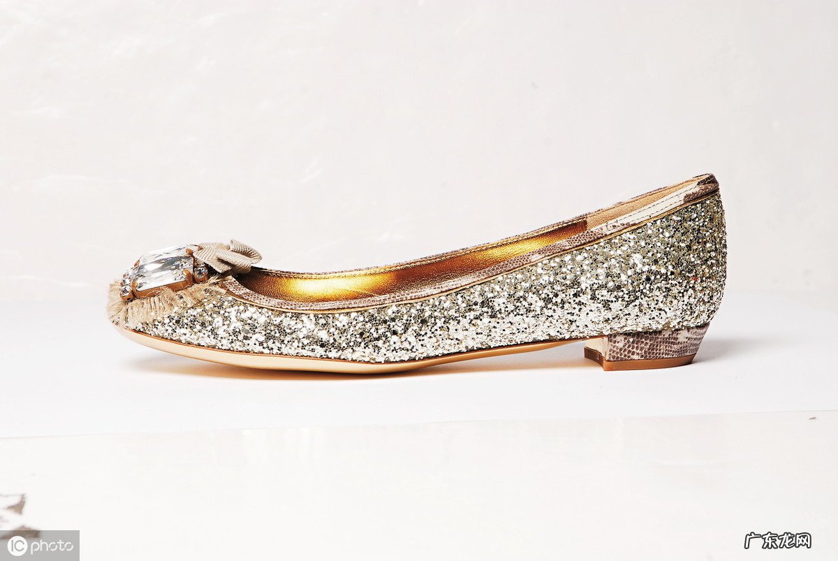 有哪些知名的女鞋品牌(世界十大奢侈女鞋品牌排行榜)