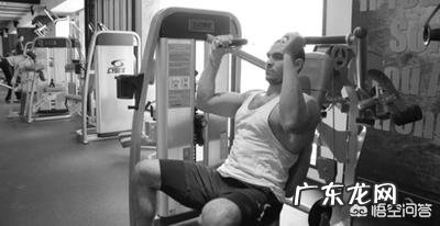 刚开始健身肌肉力量差应该怎么训练来提高?