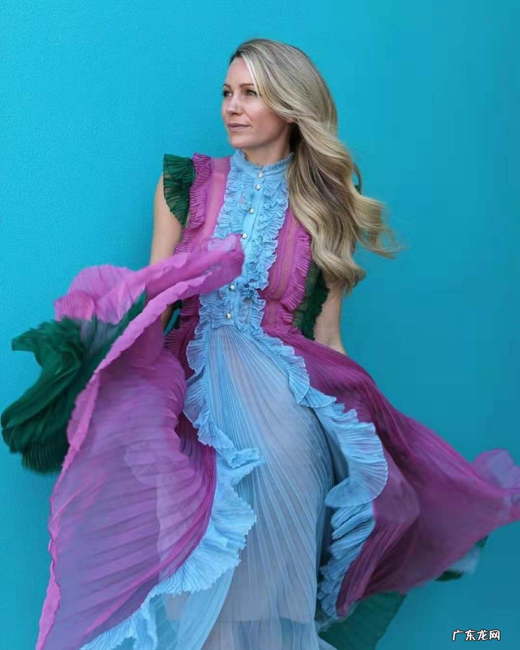 穿搭衣服颜色正确搭配 衣服颜色怎么搭