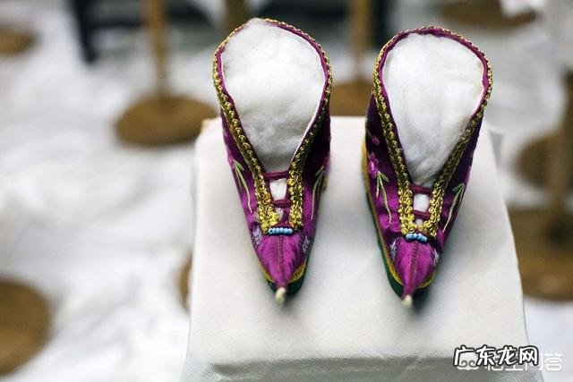 过去女人裹足是为了美观吗你怎么看