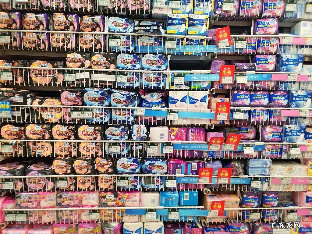 中国的卫生巾是哪一年出现的(卫生巾的历史演变）