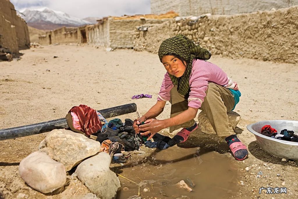 中国的卫生巾是哪一年出现的(卫生巾的历史演变)