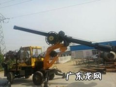 挖掘机拆高楼视频 挖掘机爬上高楼