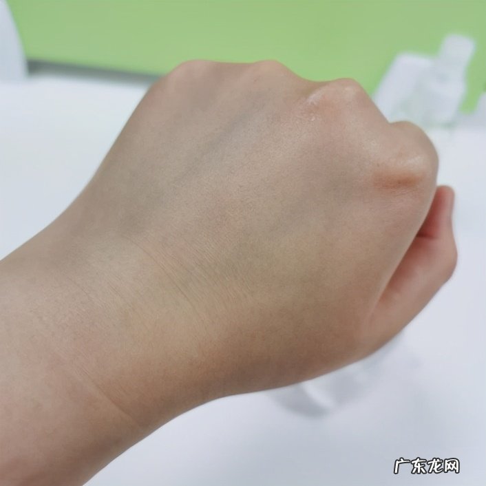 卸妆油卸妆后还要用洗面奶吗?怎么卸妆不伤皮肤?