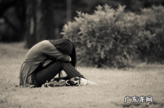 极度压抑崩溃的句子 【抖音文案】心里压抑崩溃的伤感句子