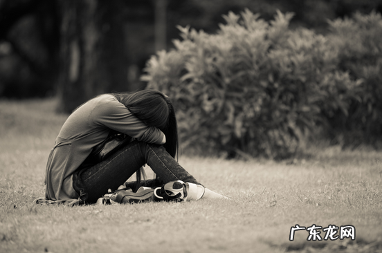 极度压抑崩溃的句子 【抖音文案】心里压抑崩溃的伤感句子