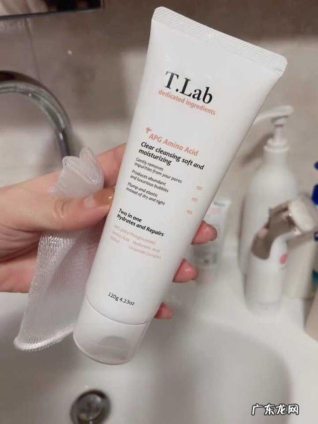 你认为护肤品可以祛斑祛痘使人变漂亮吗