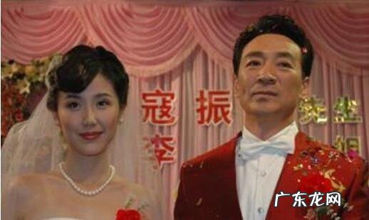 娶了嫩妻越活越年轻的老年演员,除了王刚还有谁?