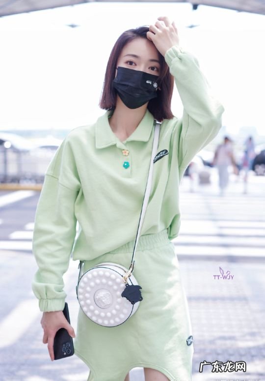 VersaceLaMedusa手袋明星同款 范思哲包包属于什么档次