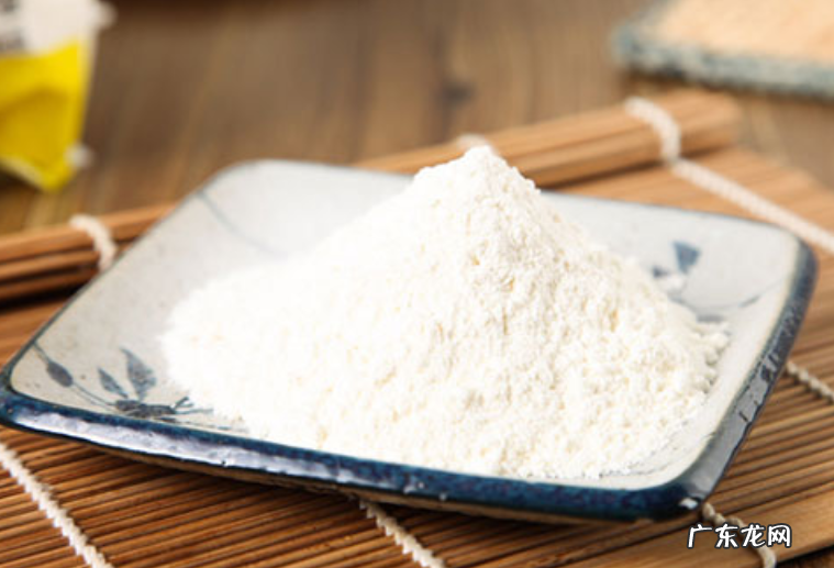 金毛小狗一个多月嘴很臭