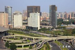 形容城市环境优美的句子 【抖音文案】形容城市发展快的句子