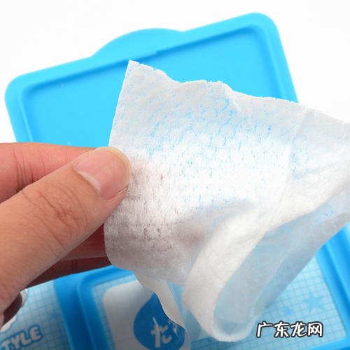 小狗单眼流泪咋回事