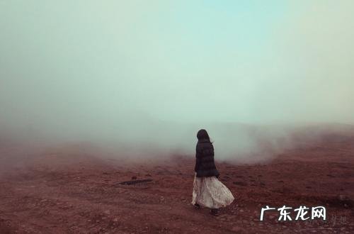 夜深人静一个人的孤独句子 【抖音文案】夜深人静孤独伤感句子配图