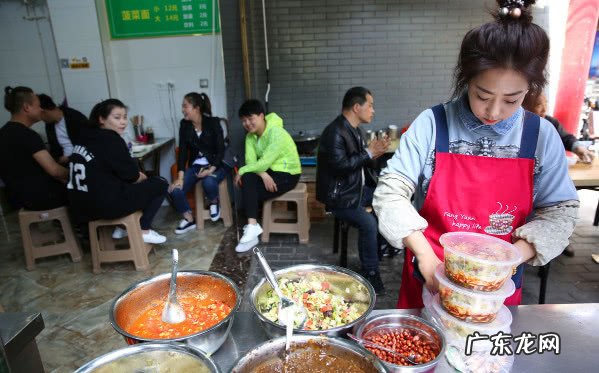 店老板说出的真实收入情况 外卖店一个月挣多少钱