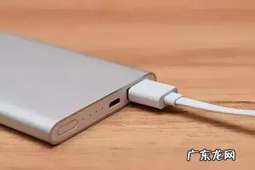 坐飞机禁止随身携带和托运的物品 电子产品能上飞机吗