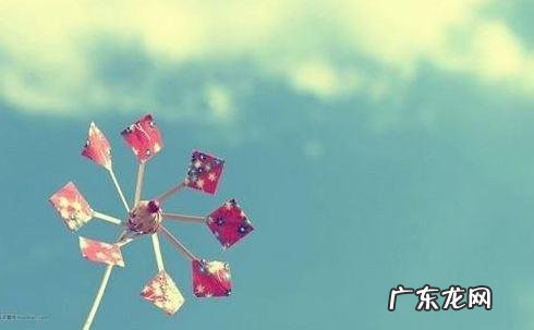 描写鼓励的眼神的优美句子 【抖音文案】形容眼神的优美句子