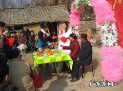 形容办喜事场面热烈句子 【抖音文案】形容农村人办喜事的句子