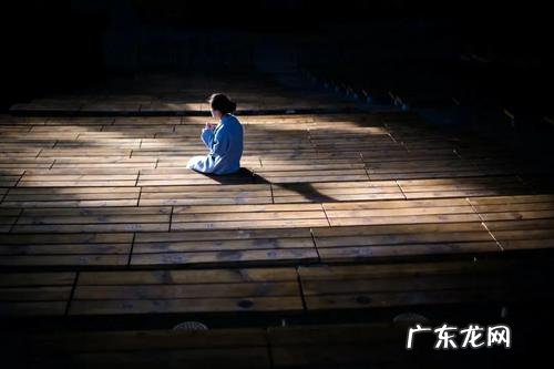 形容孤独无人懂的诗句子 【抖音文案】形容孤独无人懂的诗句