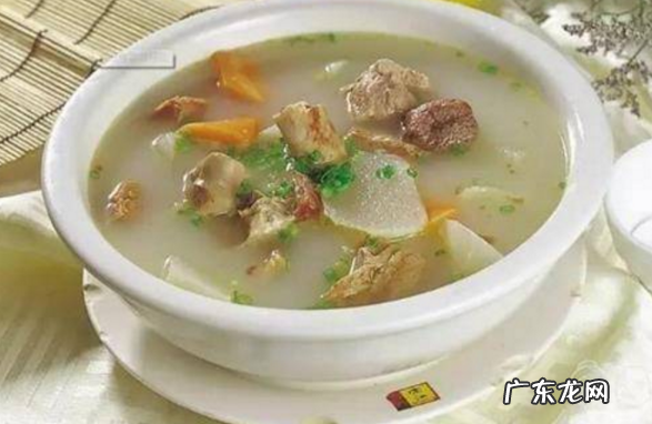 泰迪犬腿被大咬到