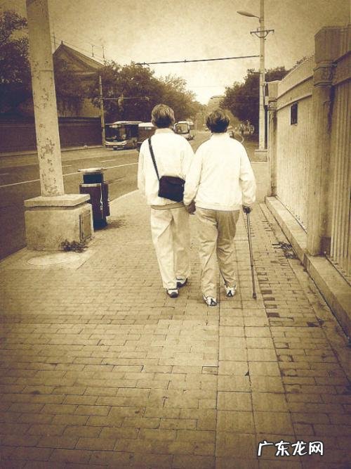 描写父母相濡以沫的句子 【抖音文案】描写老夫妻相濡以沫的优美句子