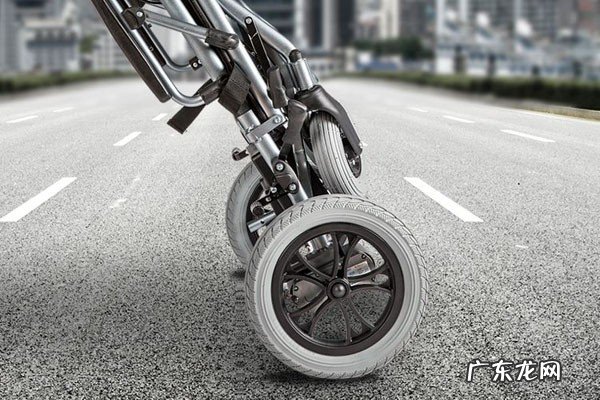 下肢残疾不能站立的人怎么称体重,秤小坐不下