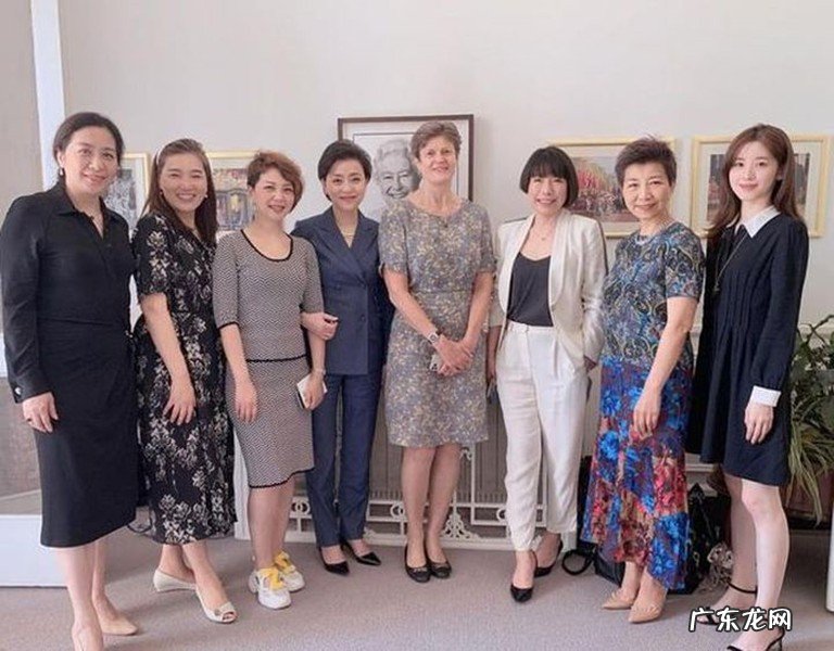 章泽天个人发展经历 章泽天和刘强东怎么走到一起的