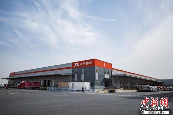 京东物流乌鲁木齐“亚洲一号”正式启动运营。