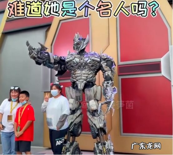 威震天话痨是真人还是机器?环球影城威震天谁扮演的?