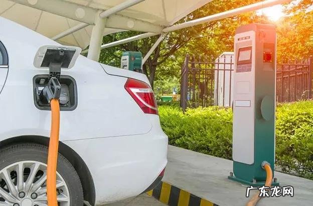 高速排队4小时充电，新能源汽车之痛