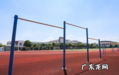 引体向上器材室内单杠安全吗？怎么做引体向上训练？