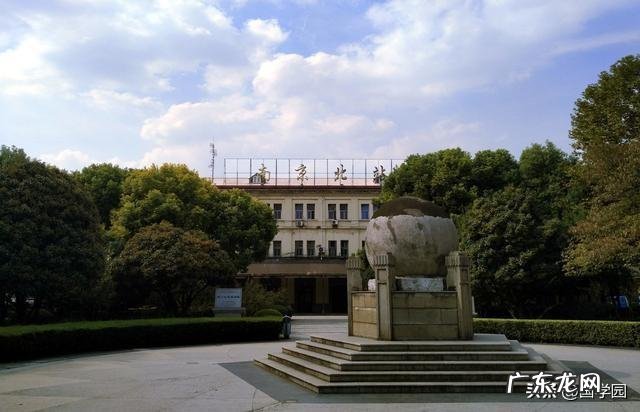 你支持课本中删除朱自清的《背影》吗