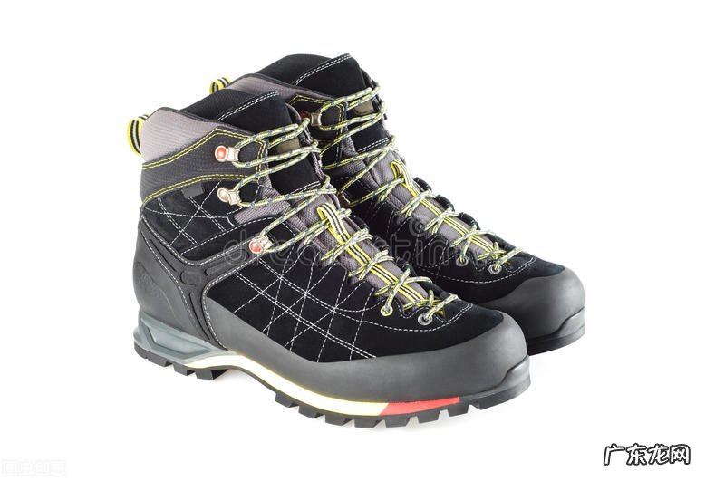 户外登山鞋怎么清洗?登山鞋能水洗吗?