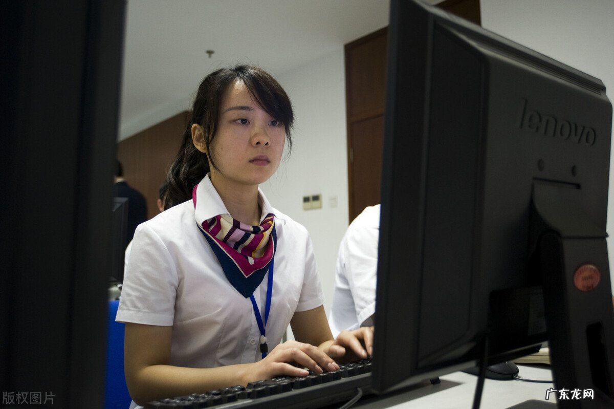 银行待遇怎么样?应届生值得考吗?