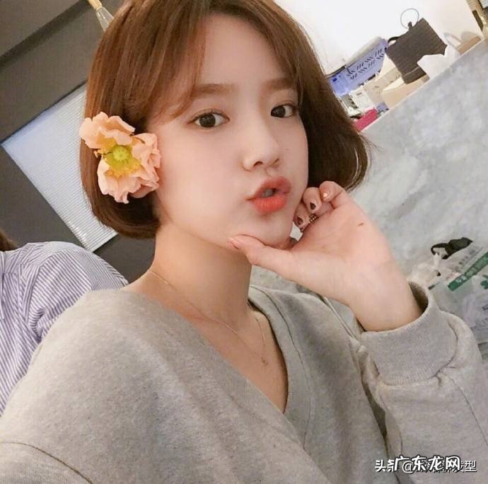 适合圆脸型女生的12款发型 大圆脸适合什么发型