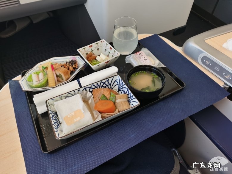 飞机头等舱和商务舱的区别 飞机头等舱一般多少钱