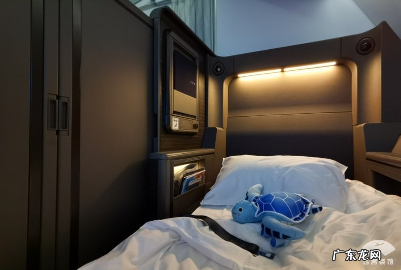 飞机头等舱和商务舱的区别 飞机头等舱一般多少钱