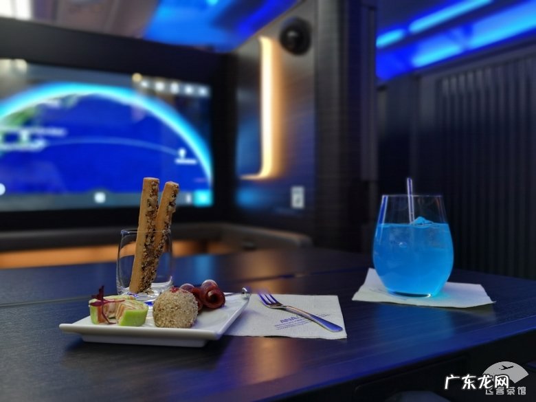 飞机头等舱和商务舱的区别 飞机头等舱一般多少钱