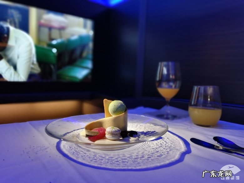 飞机头等舱和商务舱的区别 飞机头等舱一般多少钱