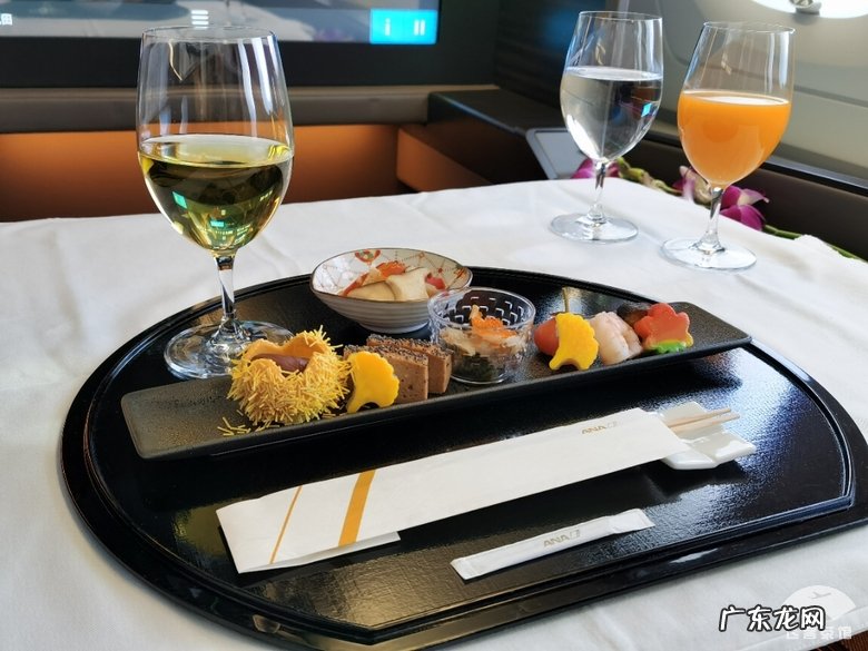 飞机头等舱和商务舱的区别 飞机头等舱一般多少钱