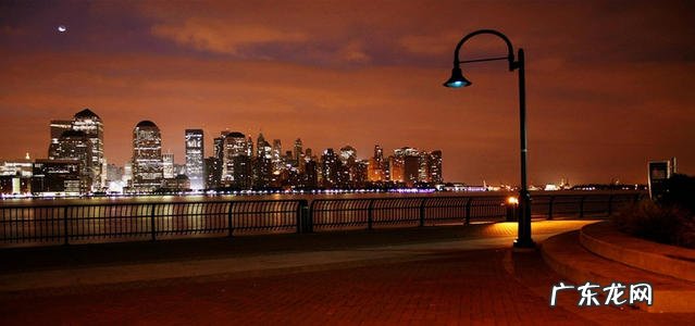 晚上城市夜景句子 【抖音文案】赞美城市夜景的句子