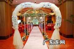 形容浪漫婚礼场面的句子 【抖音文案】怎么形容婚礼场面