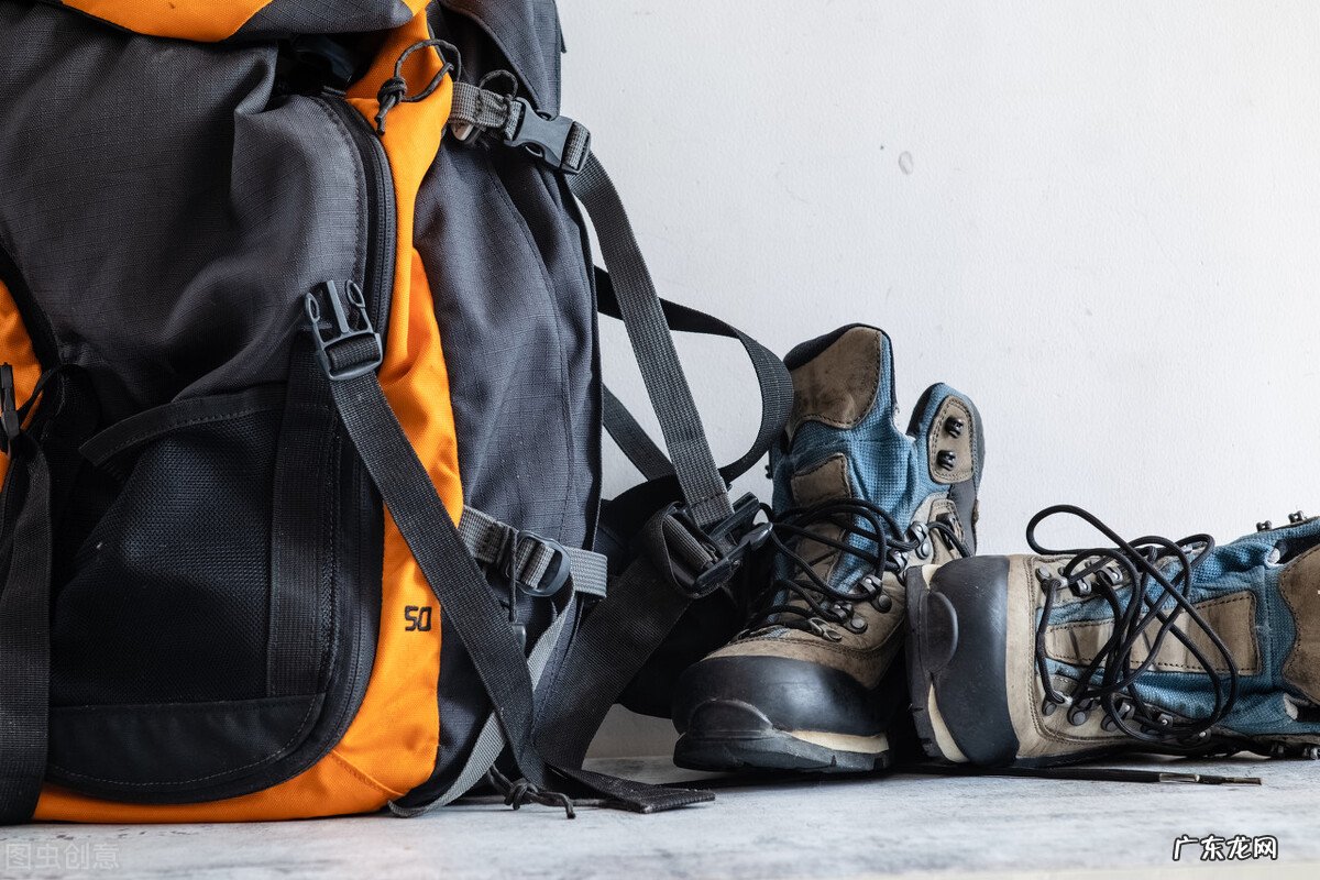 户外徒步装备清单 户外徒步装备有哪些