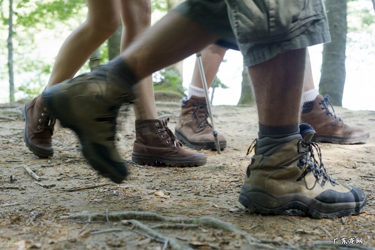 户外徒步装备清单 户外徒步装备有哪些