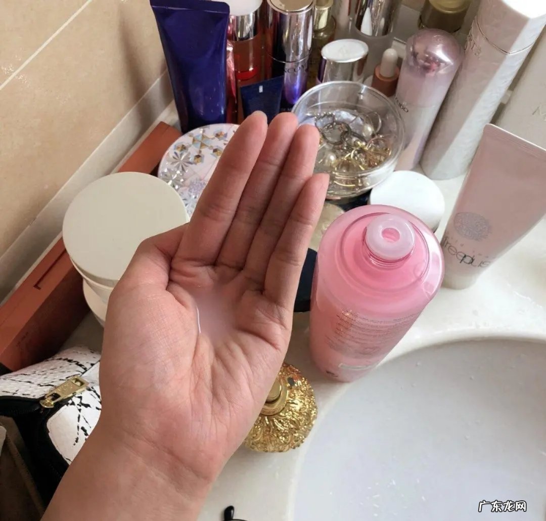 兰蔻粉水怎么样？主要功效和作用是什么？