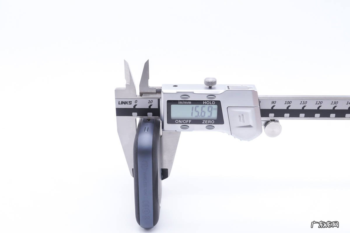 MOMAX超迷你磁吸充电宝测评 充电宝哪个牌子好