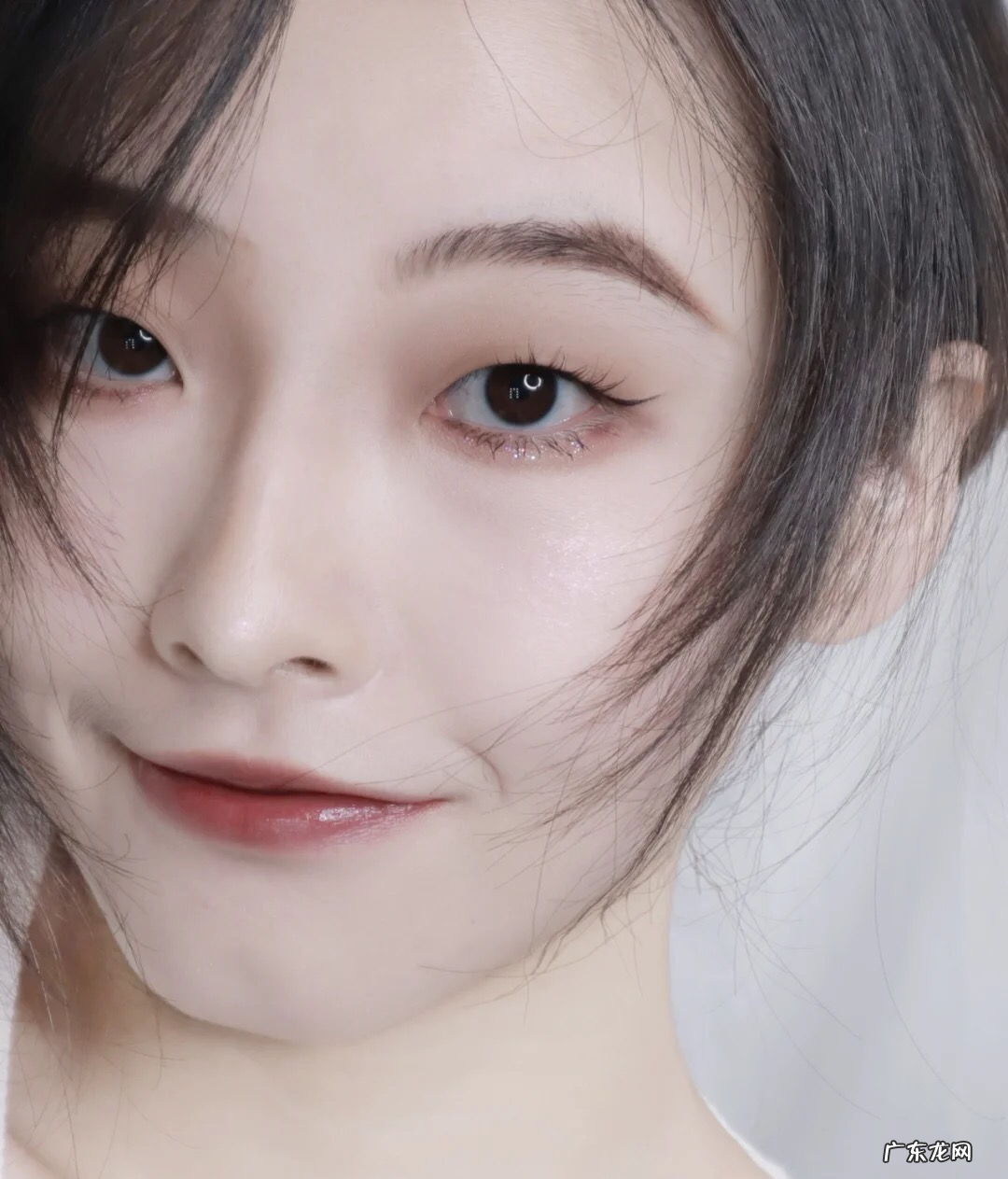 小眼睛化妆必学技巧 眼睛小如何化妆来弥补这一缺陷