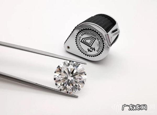钻石鉴定价格 珠宝检测一次多少钱