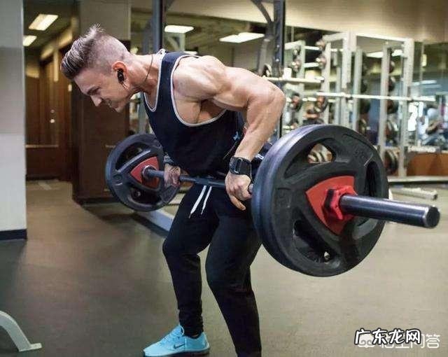 杠铃划船后斜方肌酸痛、背阔肌没有感觉，这是什么原因？