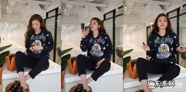 现在50岁的女人，化妆能化成20岁吗？